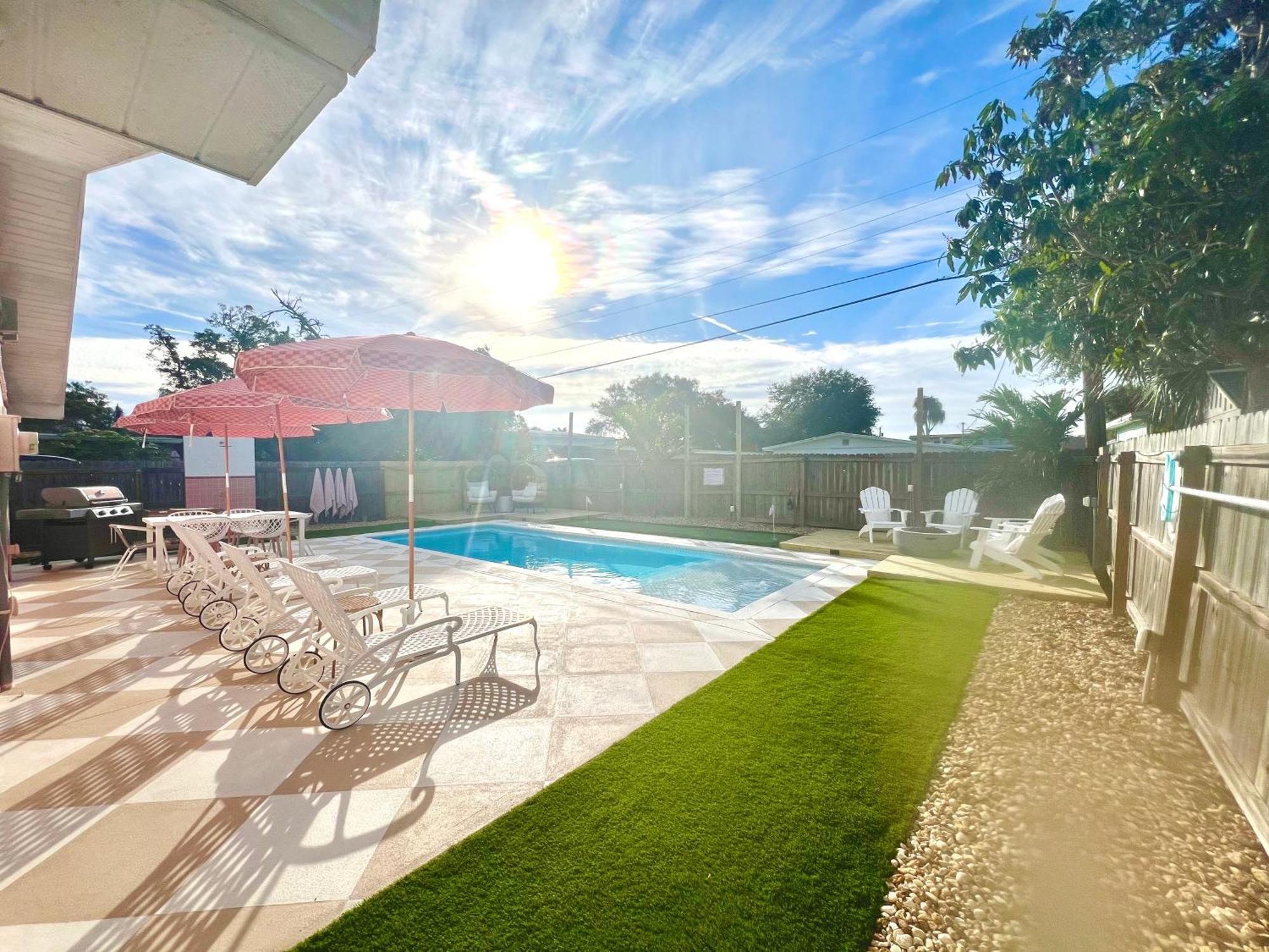 Luxury Villa 3 Blocks From The Beach With A Pool, Fire Pit And Outdoor Oasis Mys Canaveral Exteriér fotografie